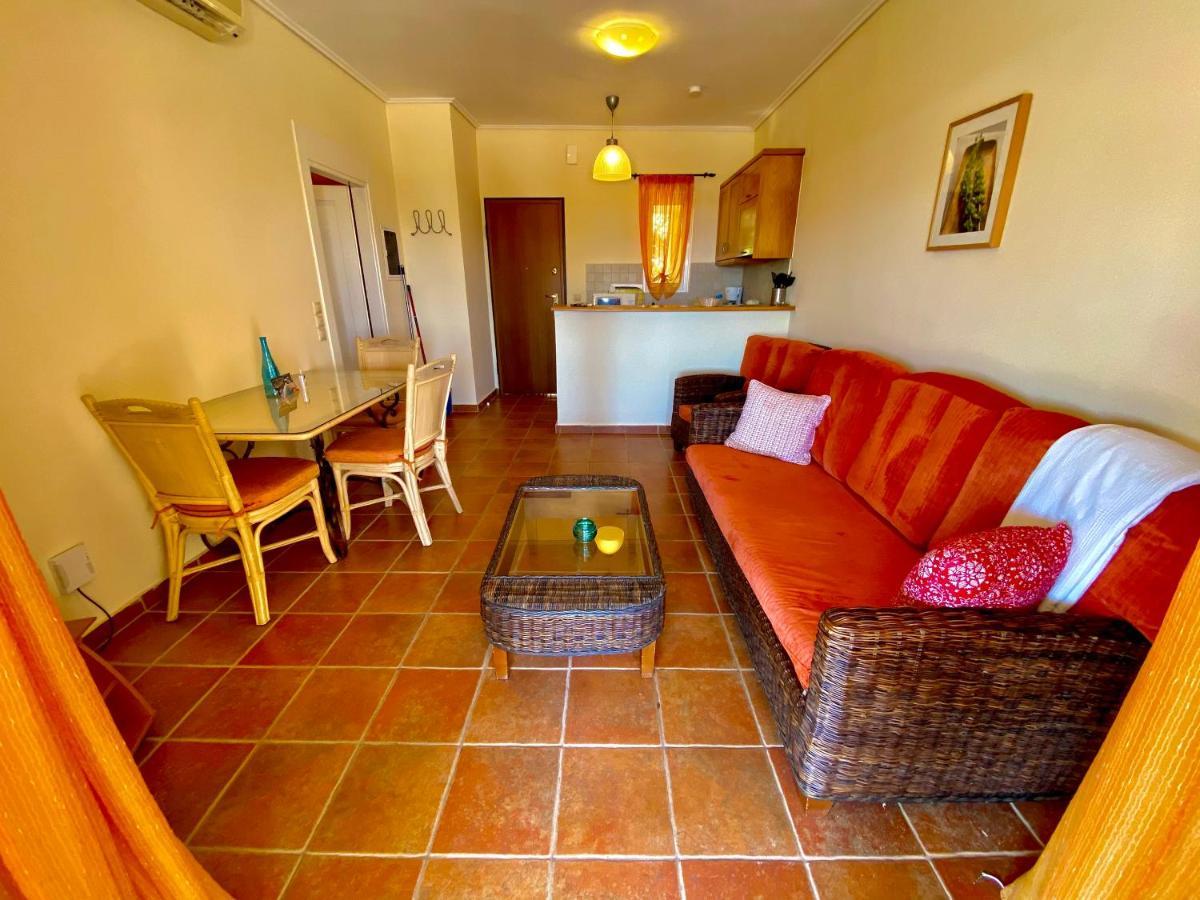 La Riviera Barbati Seaside Apartments & Villas Екстер'єр фото