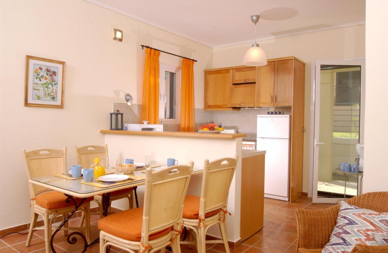 La Riviera Barbati Seaside Apartments & Villas Екстер'єр фото
