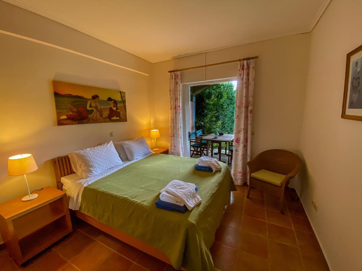 La Riviera Barbati Seaside Apartments & Villas Екстер'єр фото