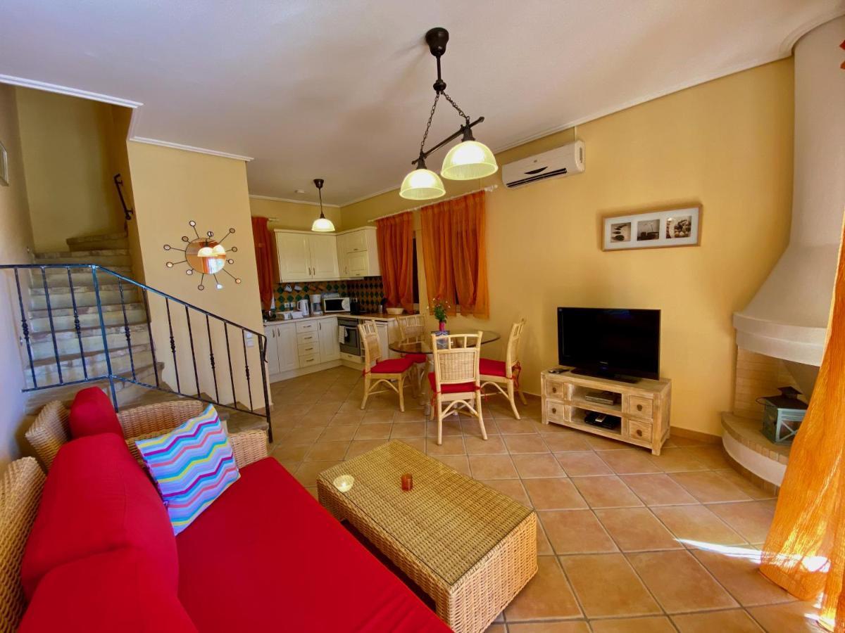 La Riviera Barbati Seaside Apartments & Villas Екстер'єр фото