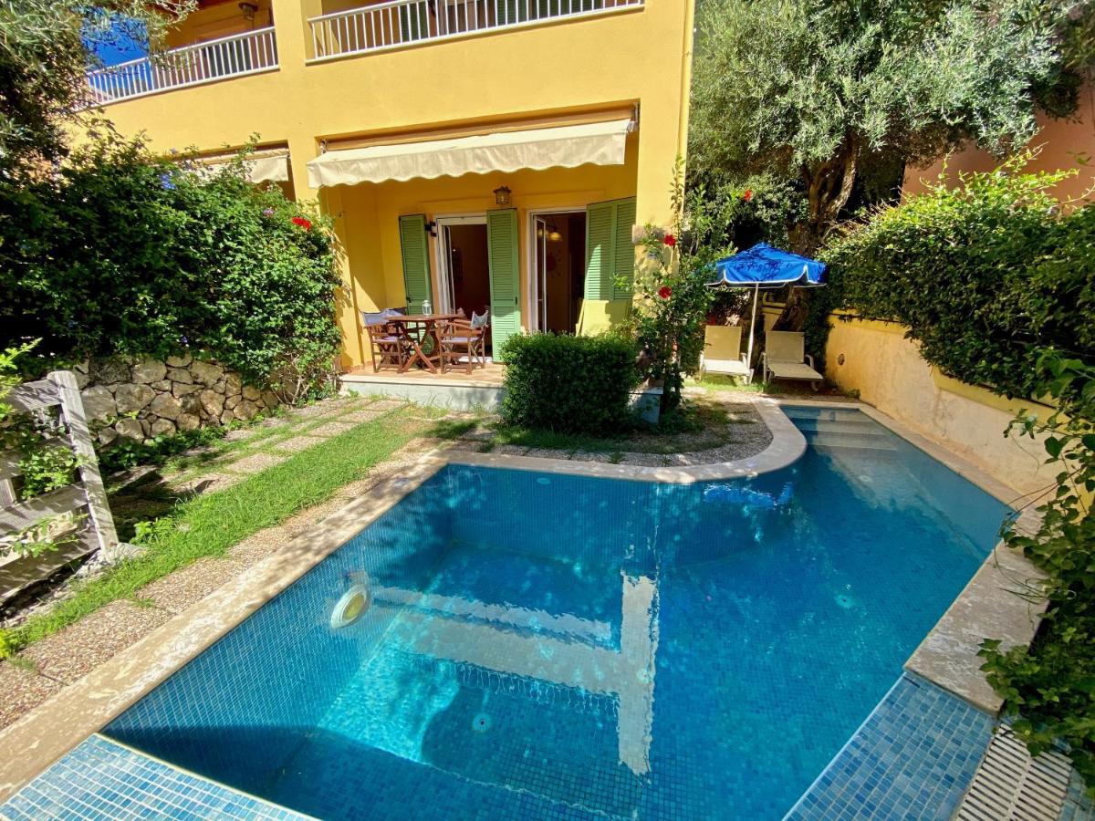 La Riviera Barbati Seaside Apartments & Villas Екстер'єр фото